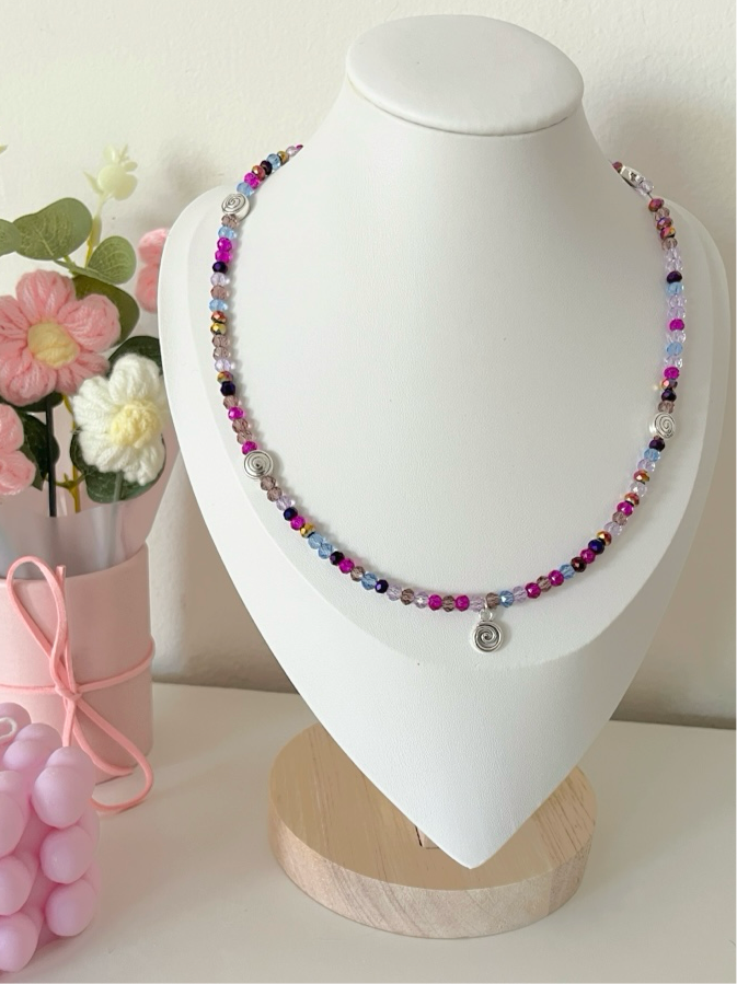 Spiral beaded necklace