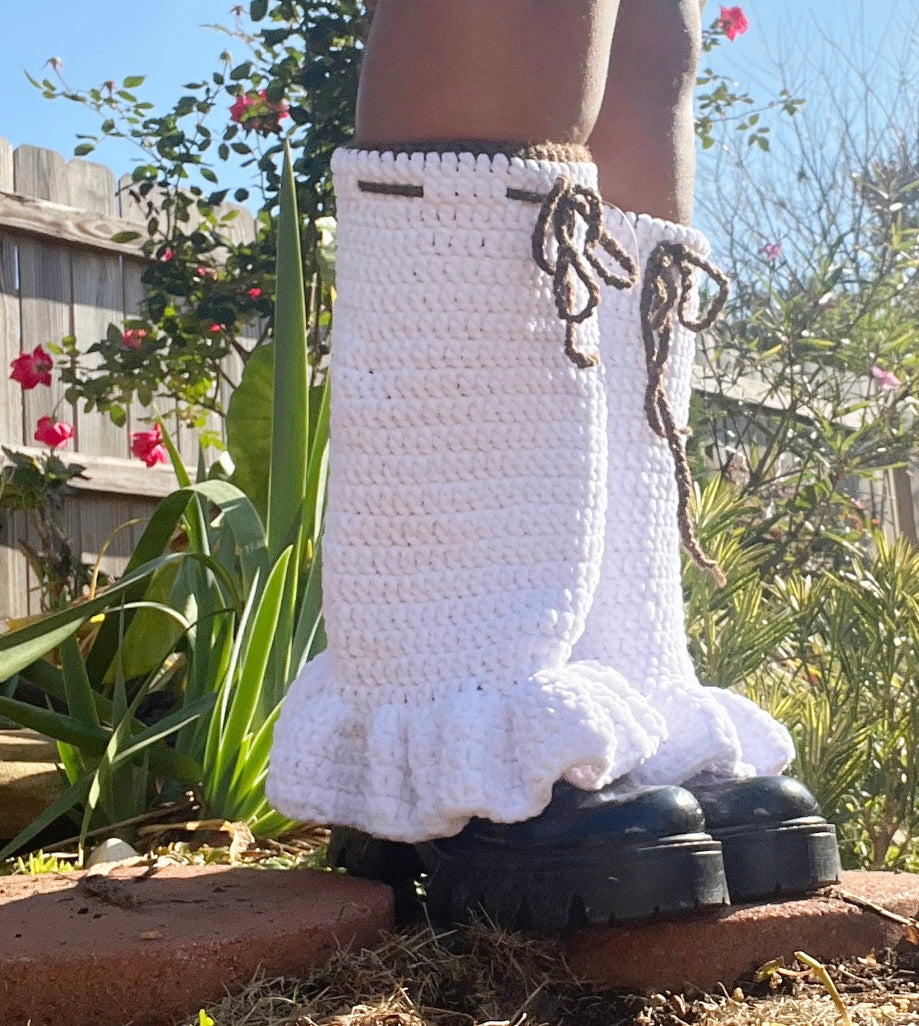 Velvet white leg warmers